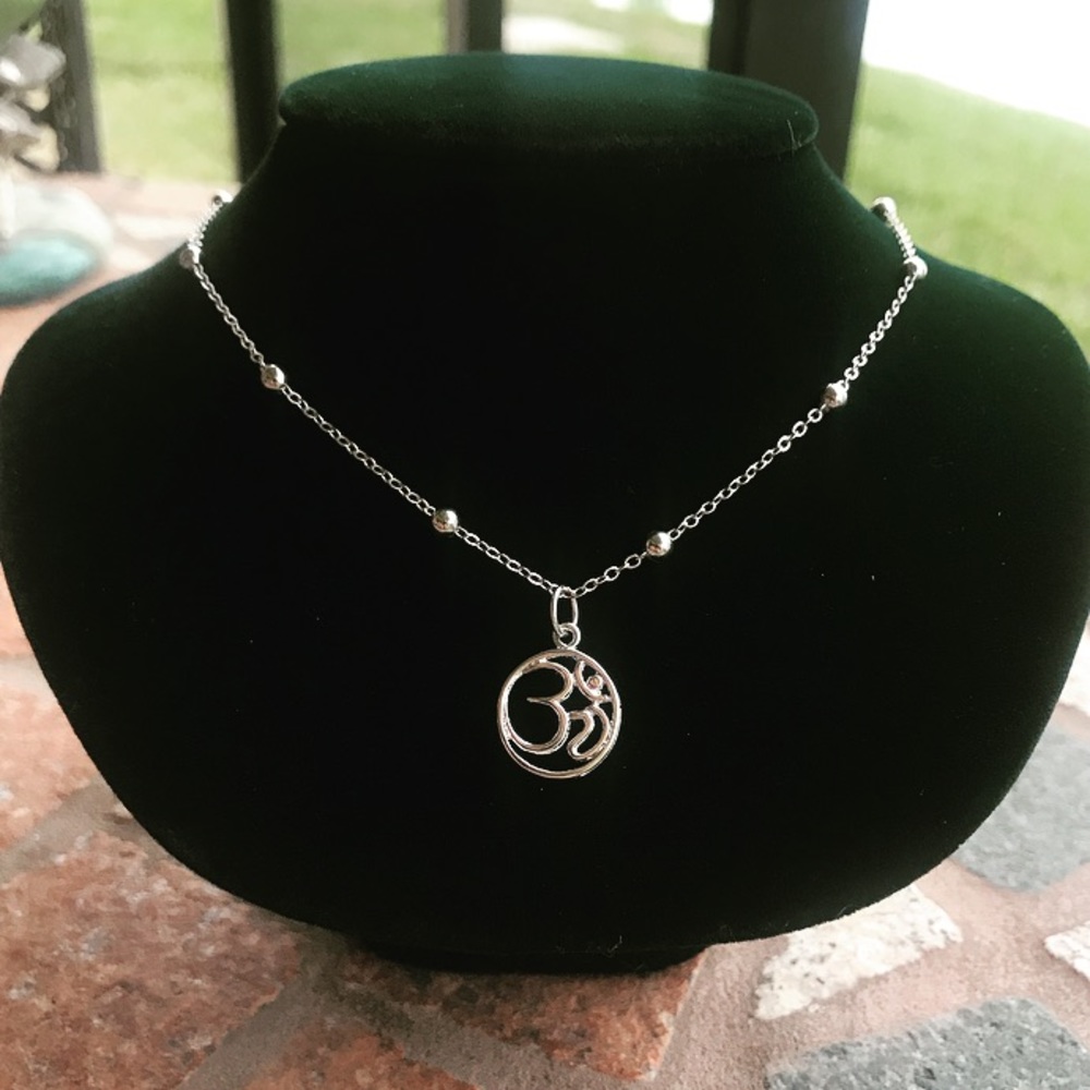 🔴SALE ! Silver boho om sign bead chain necklace - Picture 4 of 10